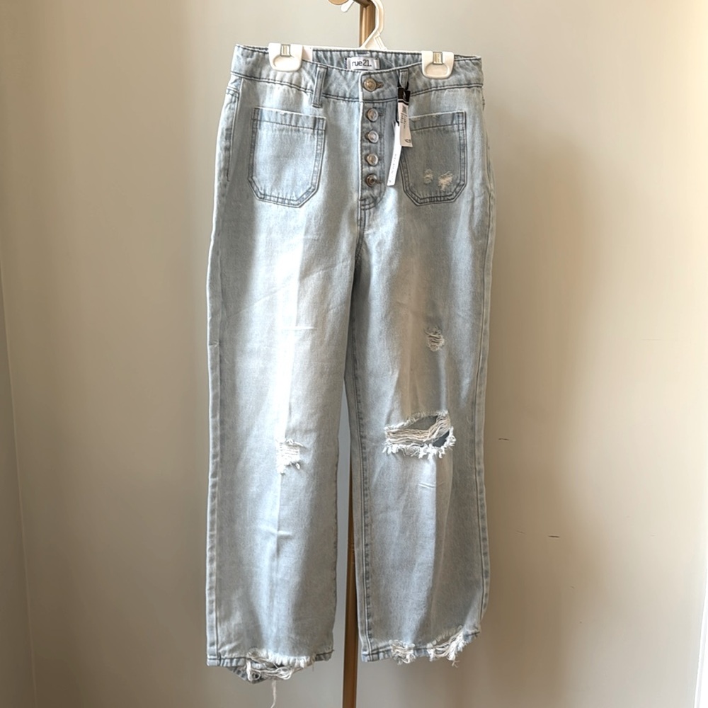 👖 RUE21 High-Rise Distressed Jeans – Light Wash | Button Fly | Size 8